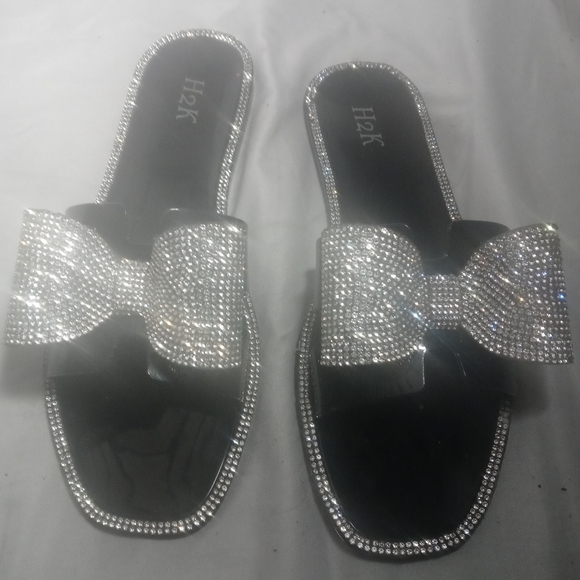 H2K Black slippers size 9 - Picture 3 of 3